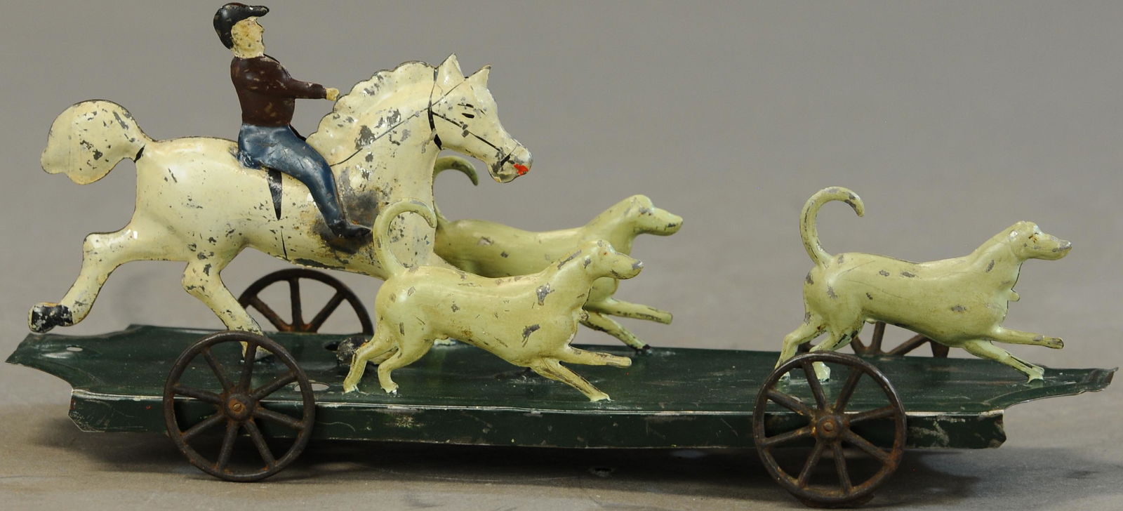 FALLOWS DOG HUNT PLATFORM TOY (1 of 4)