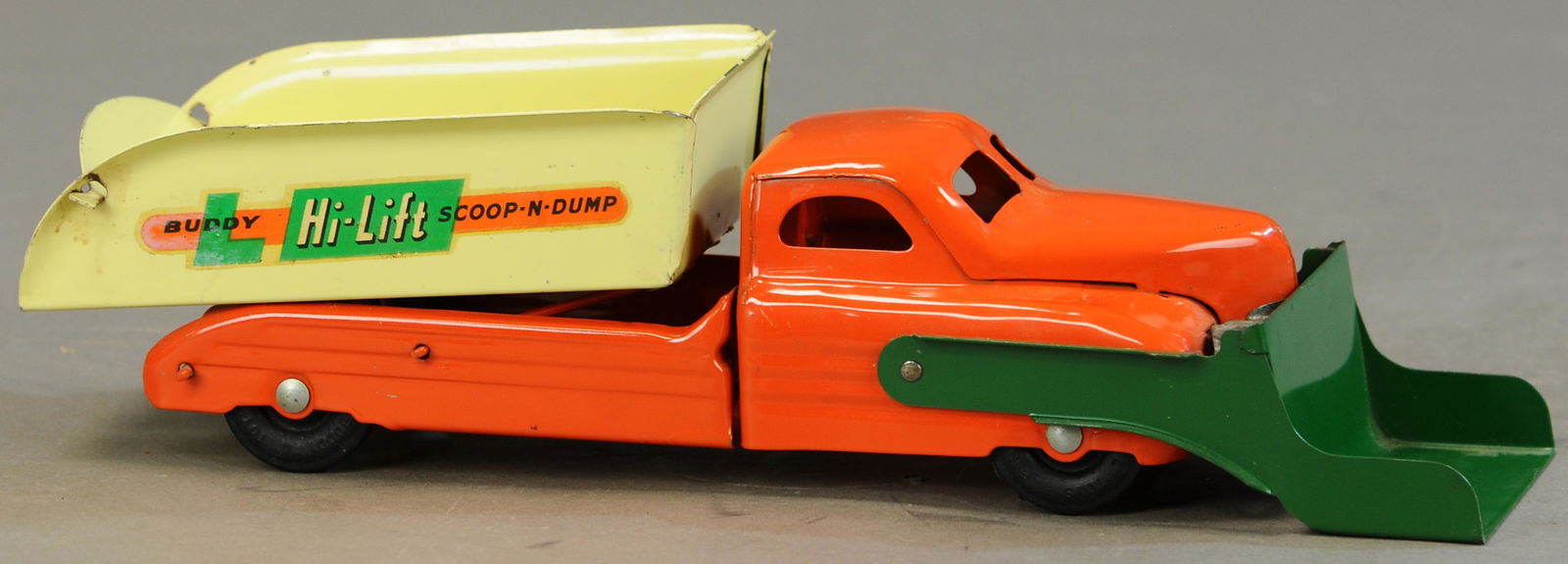 BUDDY L HI-LIFT SCOOP N DUMP: 658. BUDDY L HI-LIFT SCOOP N DUMP | 16" l. | All Original Condition. | $50 - $100