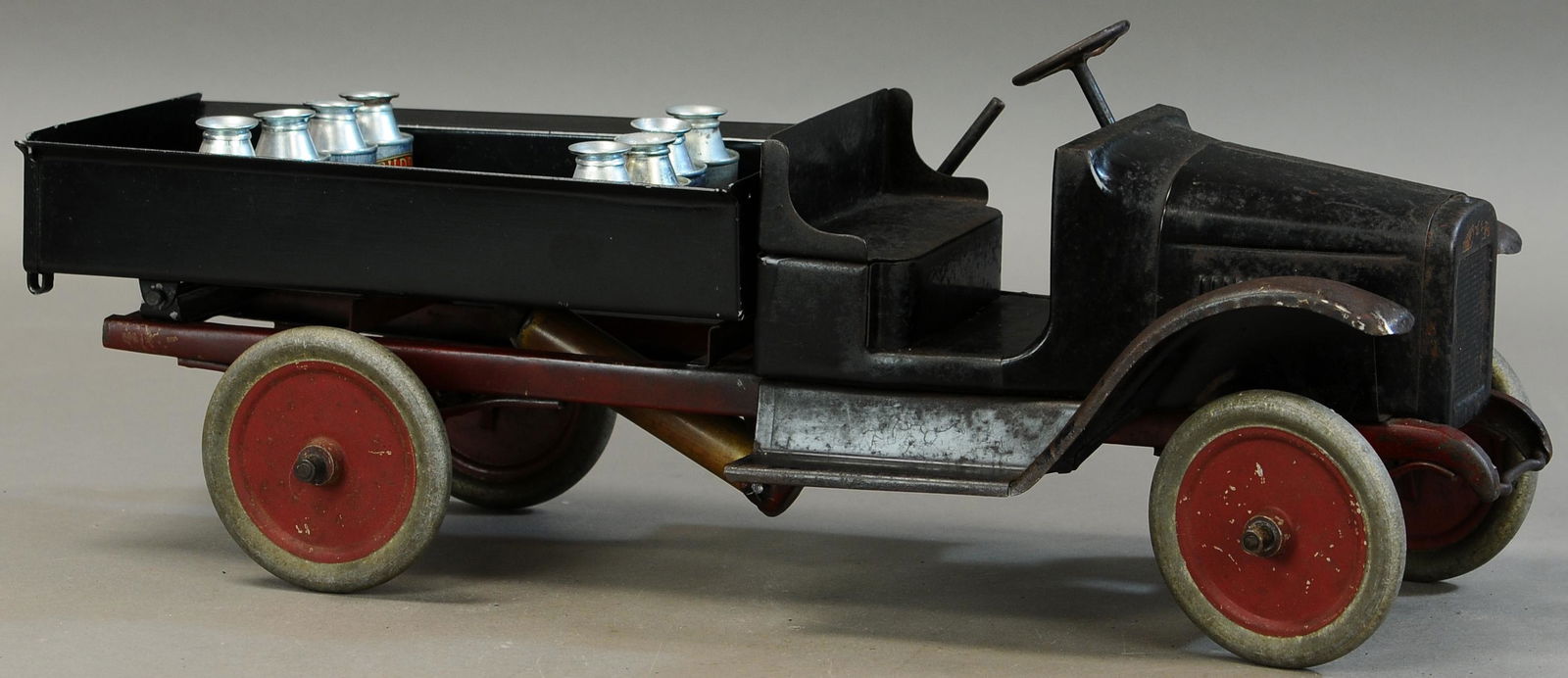 BUDDY L HYDRAULIC DUMP TRUCK (1 of 4)