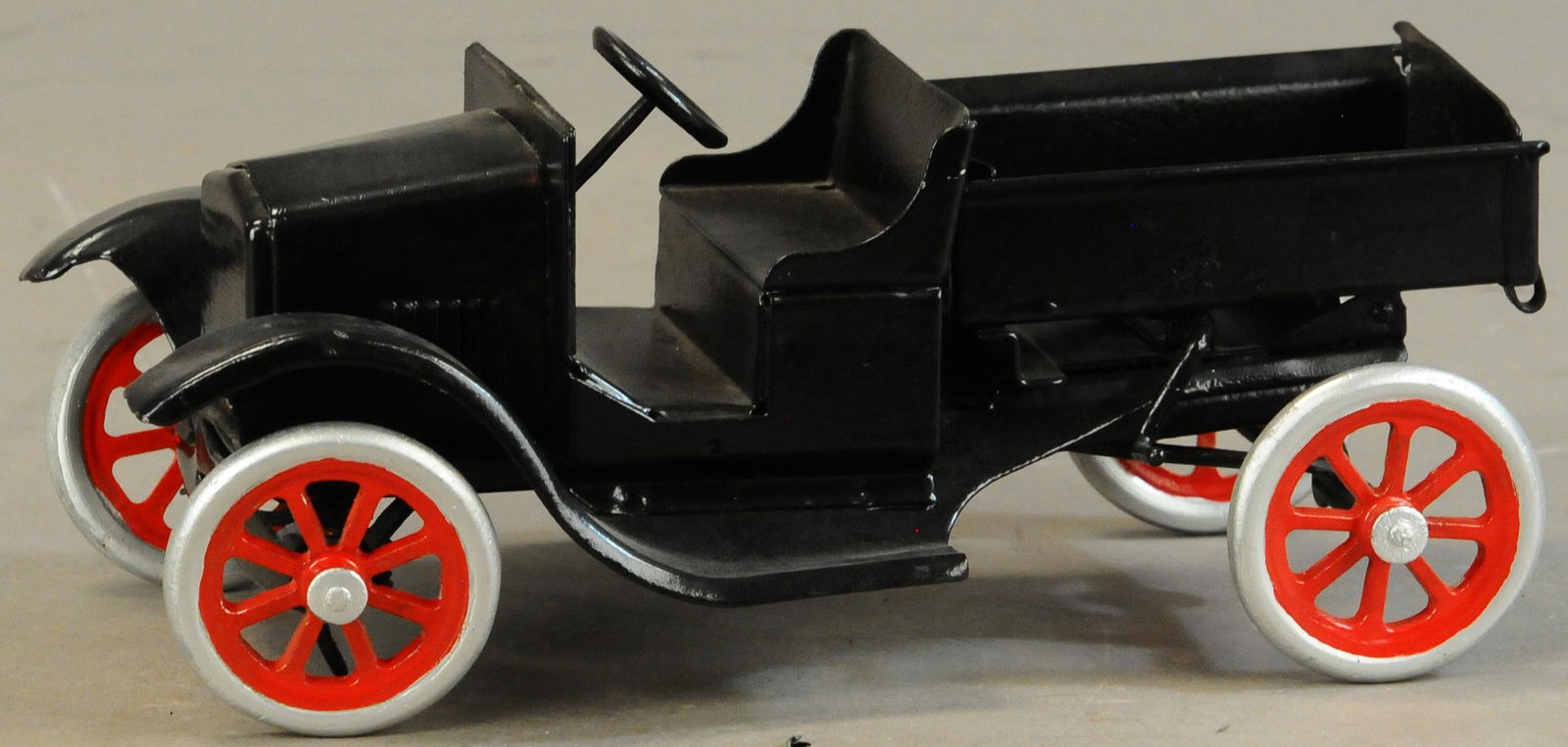 BUDDY L FORD FLIVVER DUMP TRUCK (1 of 4)