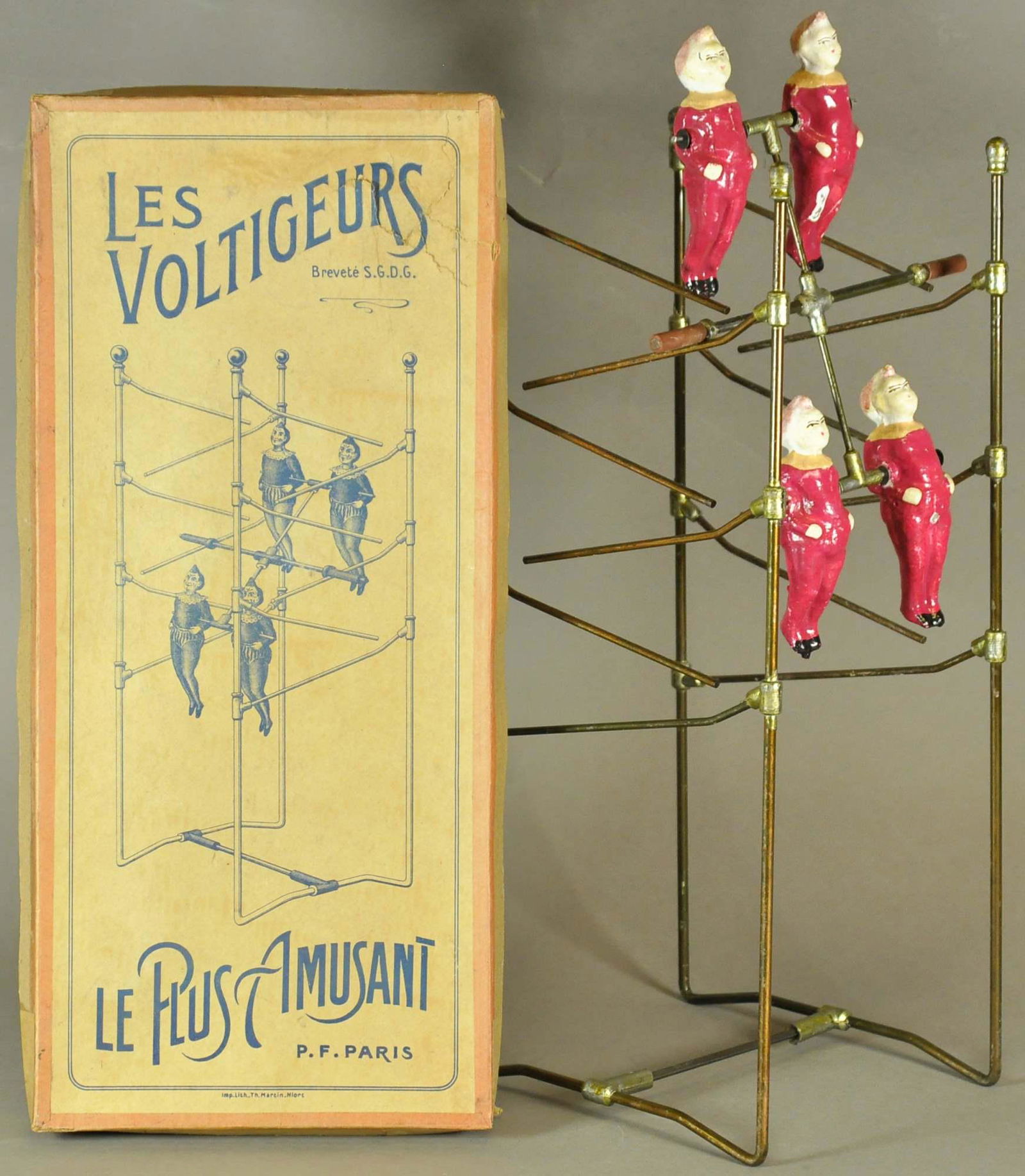 BOXED PERFORMING ACROBATS GRAVITY TOY (1 of 3)