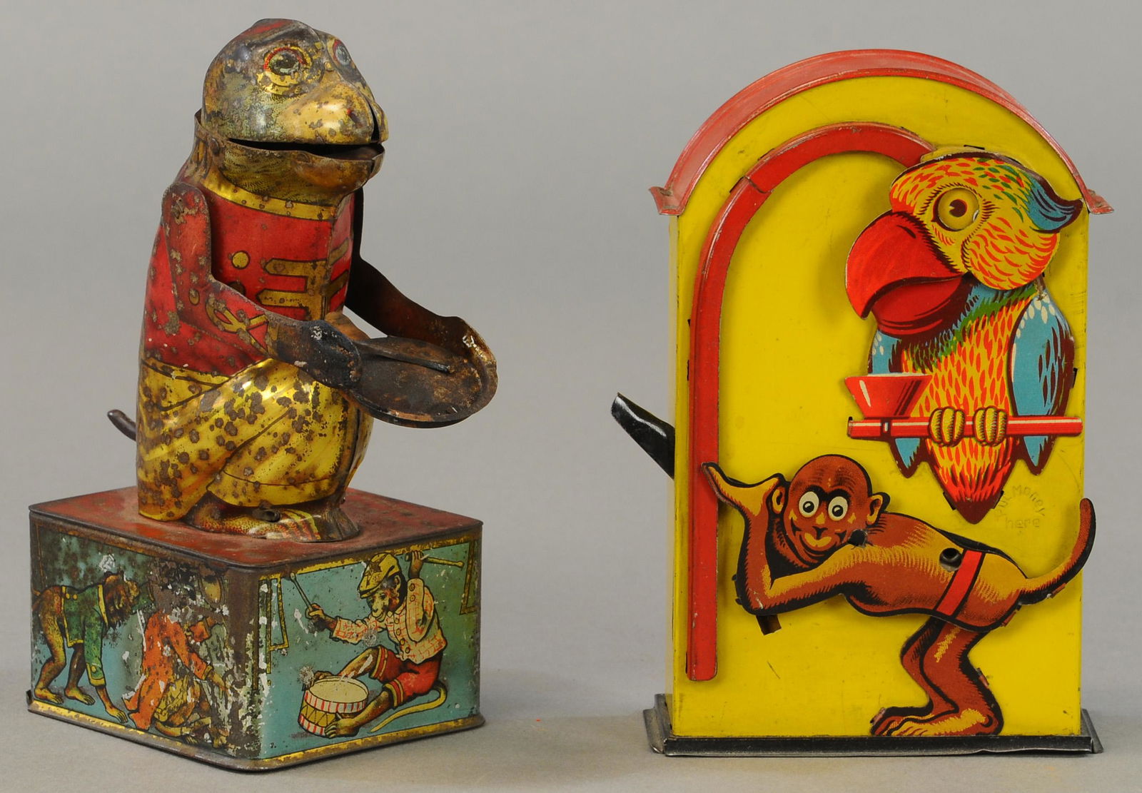 PARROT & MONKEY & MONKEY TIP TRAY BANKS (1 of 2)