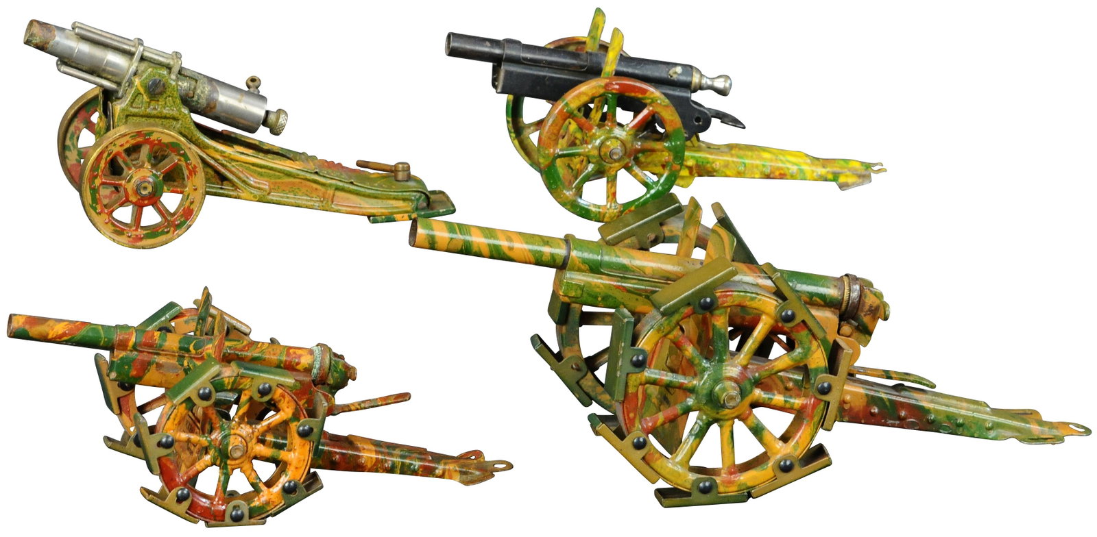EARLY MARKLIN FIELD GUNS: 1386. EARLY MARKLIN FIELD GUNS | 4 piece lot includes one medium size tinplate, 2 small tinplate, and one gun w/heavy nickeled barrel and heavy cast wheels. | 8.5" l. | Barrel has some corrosion, othe