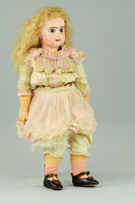 LIORET/JUMEAU "BEBE PHONOGRAPHE" DOLL: Especially pretty, well functioning doll with smiling open mouth head and six upper teeth, blue "paperweight" eyes, stamped in red "Depose Tete Jumeau" on original body with phonograph mechanism in to