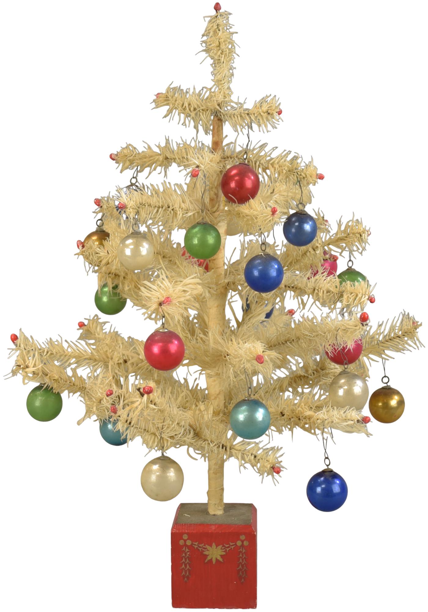 SMALL WHITE FEATHER TREE (1 of 4)