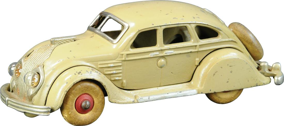 HUBLEY CHRYSLER AIRFLOW W/ HEADLIGHTS (1 of 4)