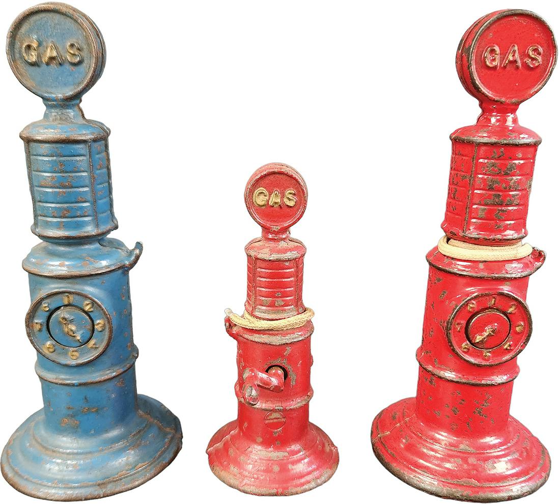 THREE ARCADE GAS PUMPS (1 of 3)