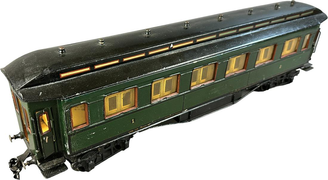 MARKLIN 53CM PASSENGER CAR (1 of 6)