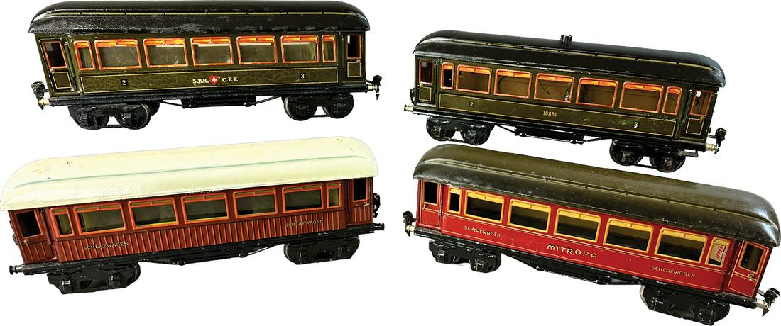FOUR MARKLIN 35CM PASSENGER CARS (1 of 7)