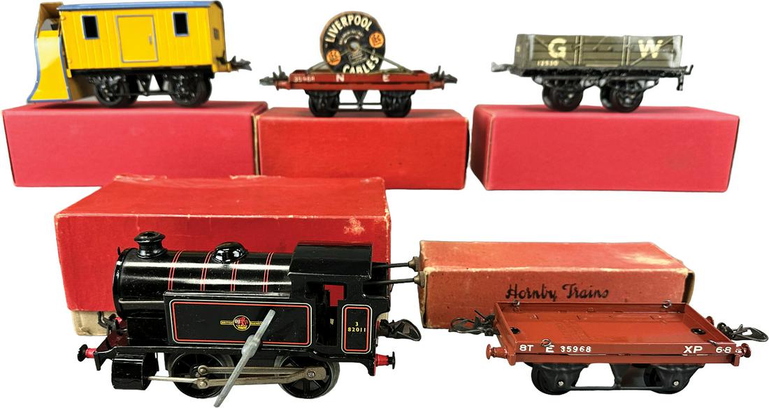 BOXED HORNBY 40 LOCO & WAGONS (1 of 5)