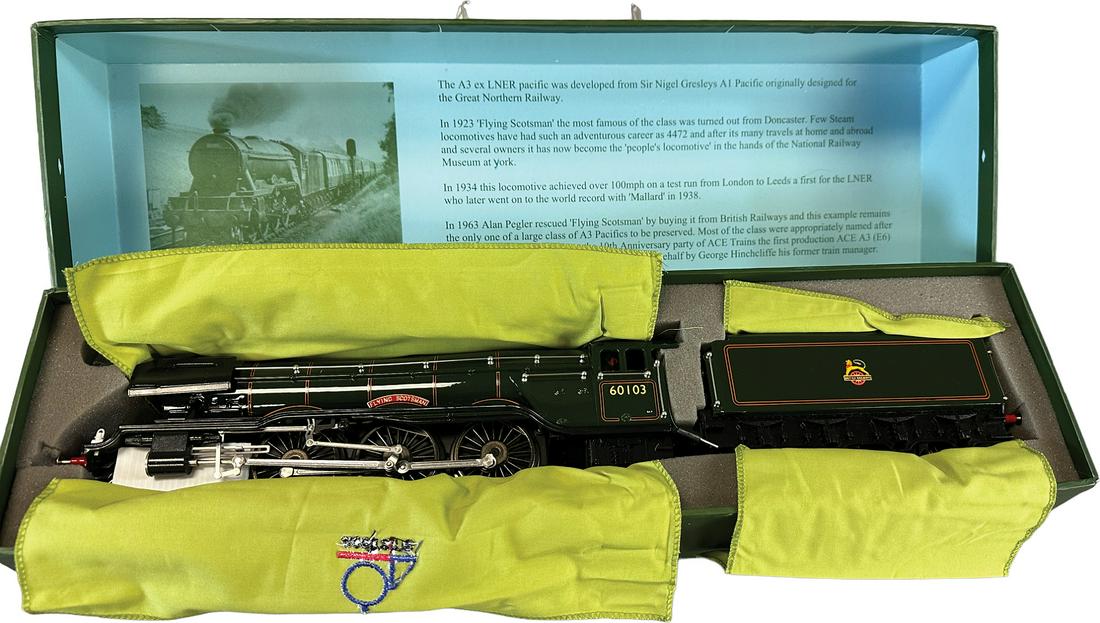 ACE TRAINS "FLYING SCOTSMAN" LOCOMOTIVE (1 of 5)