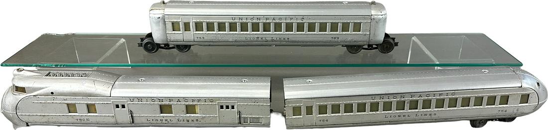 LIONEL UNION PACIFIC STREAMLINER (1 of 10)