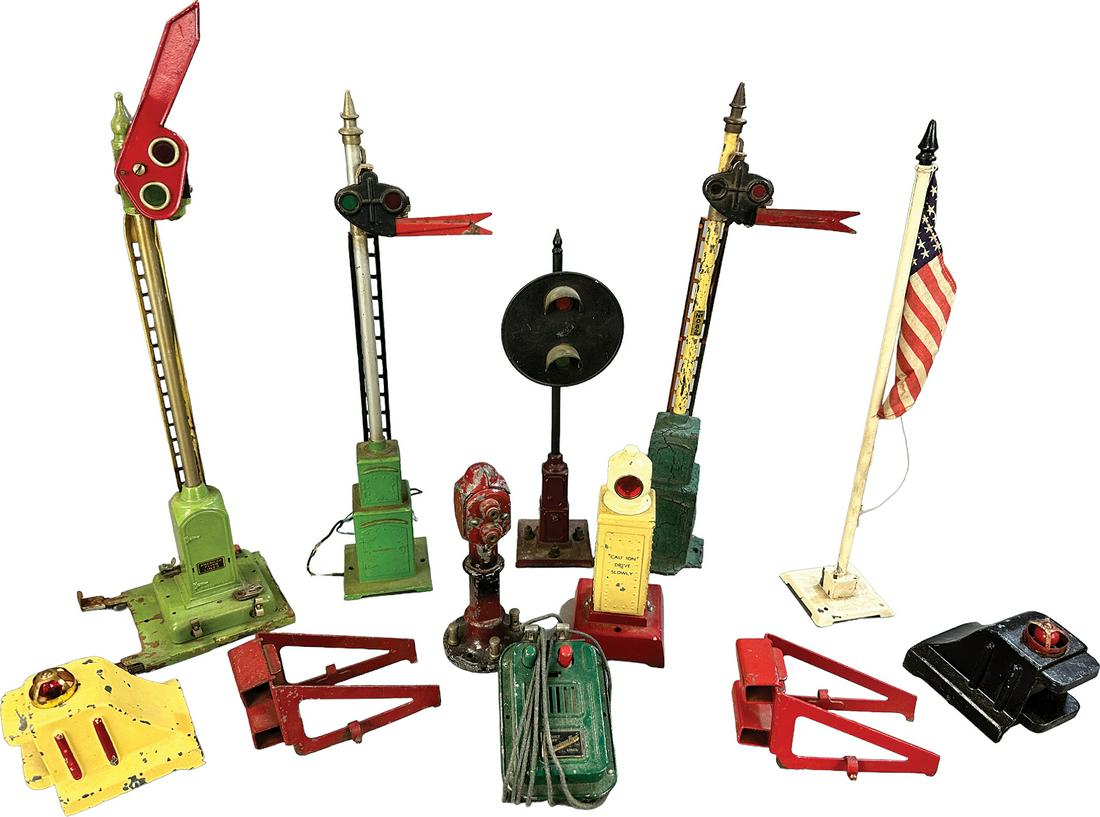 GROUP OF LIONEL & AMERICAN FLYER SIGNALS (1 of 4)