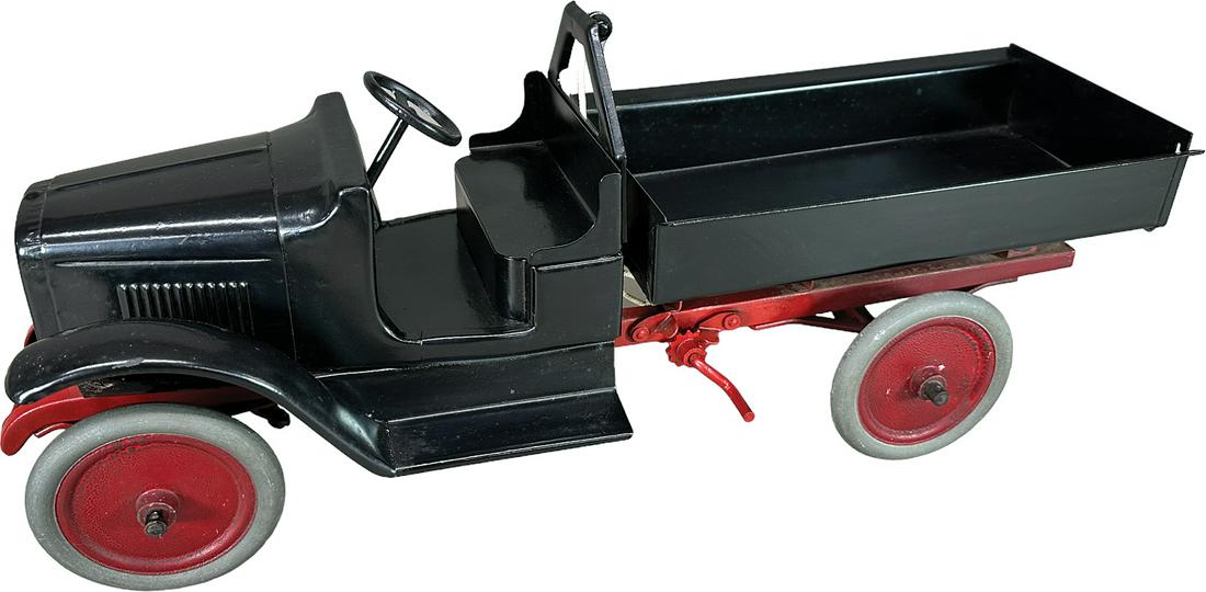 BUDDY L A-FRAME ROPE DUMP TRUCK: 1353. BUDDY L A-FRAME ROPE DUMP TRUCK | USA | 24" l. | Repainted. | $200 - $400