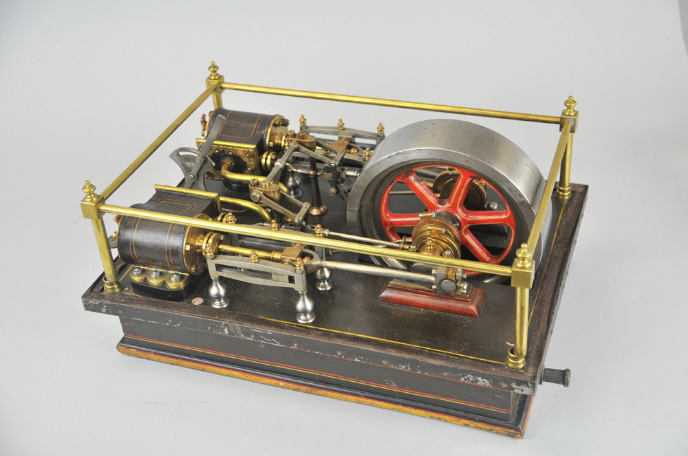MODEL ENGINE DISPLAY