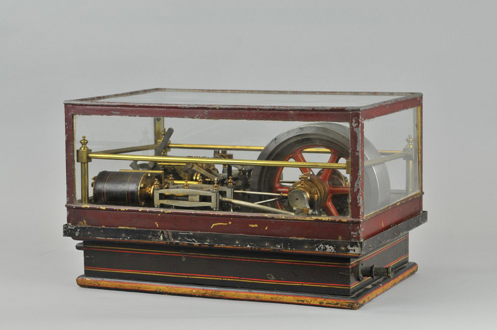 MODEL ENGINE DISPLAY - 2