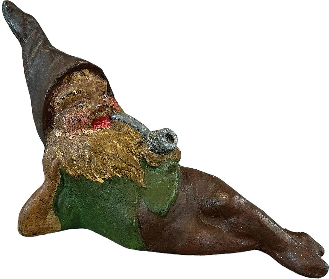 RECLINING GNOME W/ PIPE DOORSTOP (1 of 4)