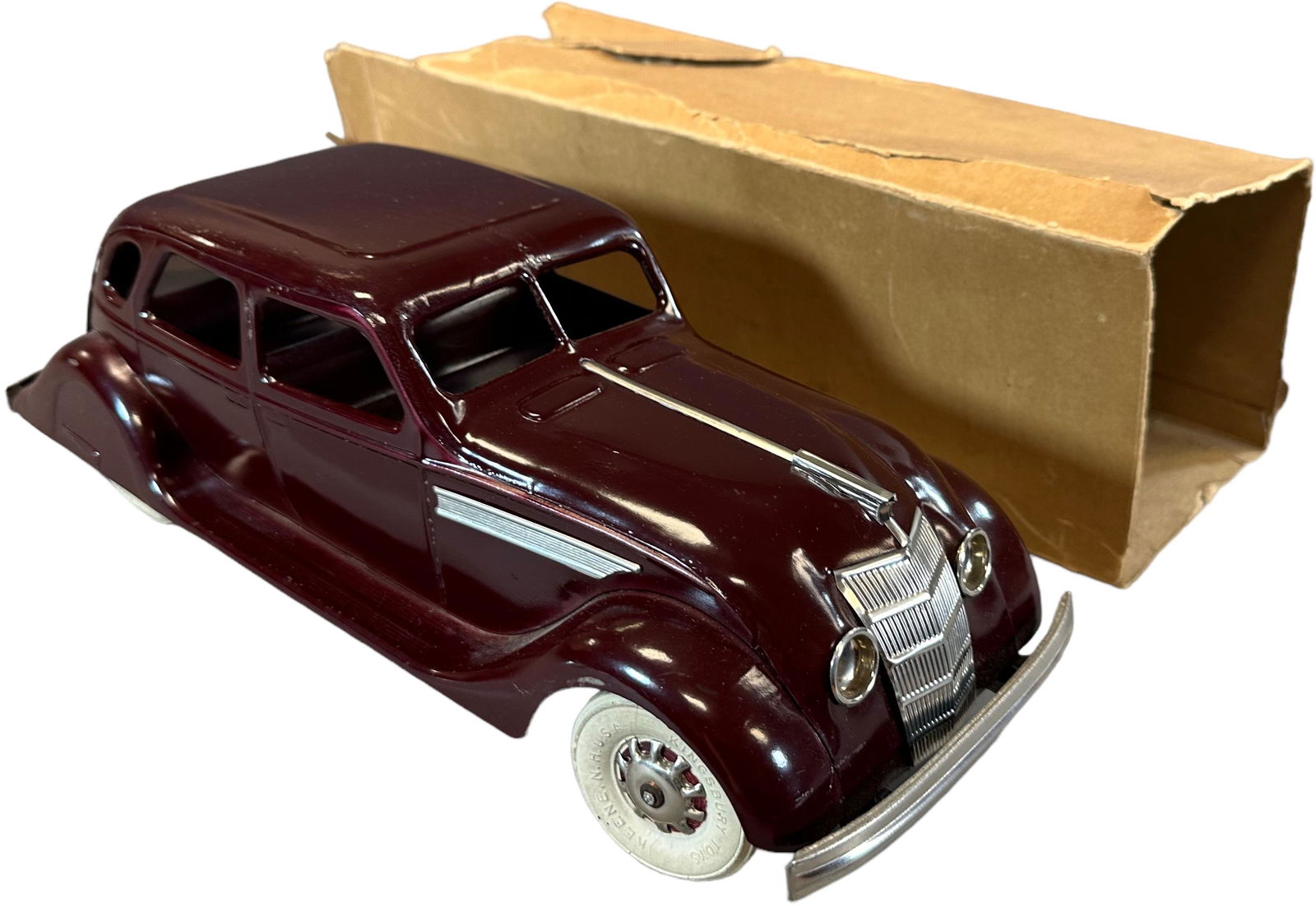 BOXED KINGSBURY AIRFLOW SEDAN (1 of 13)