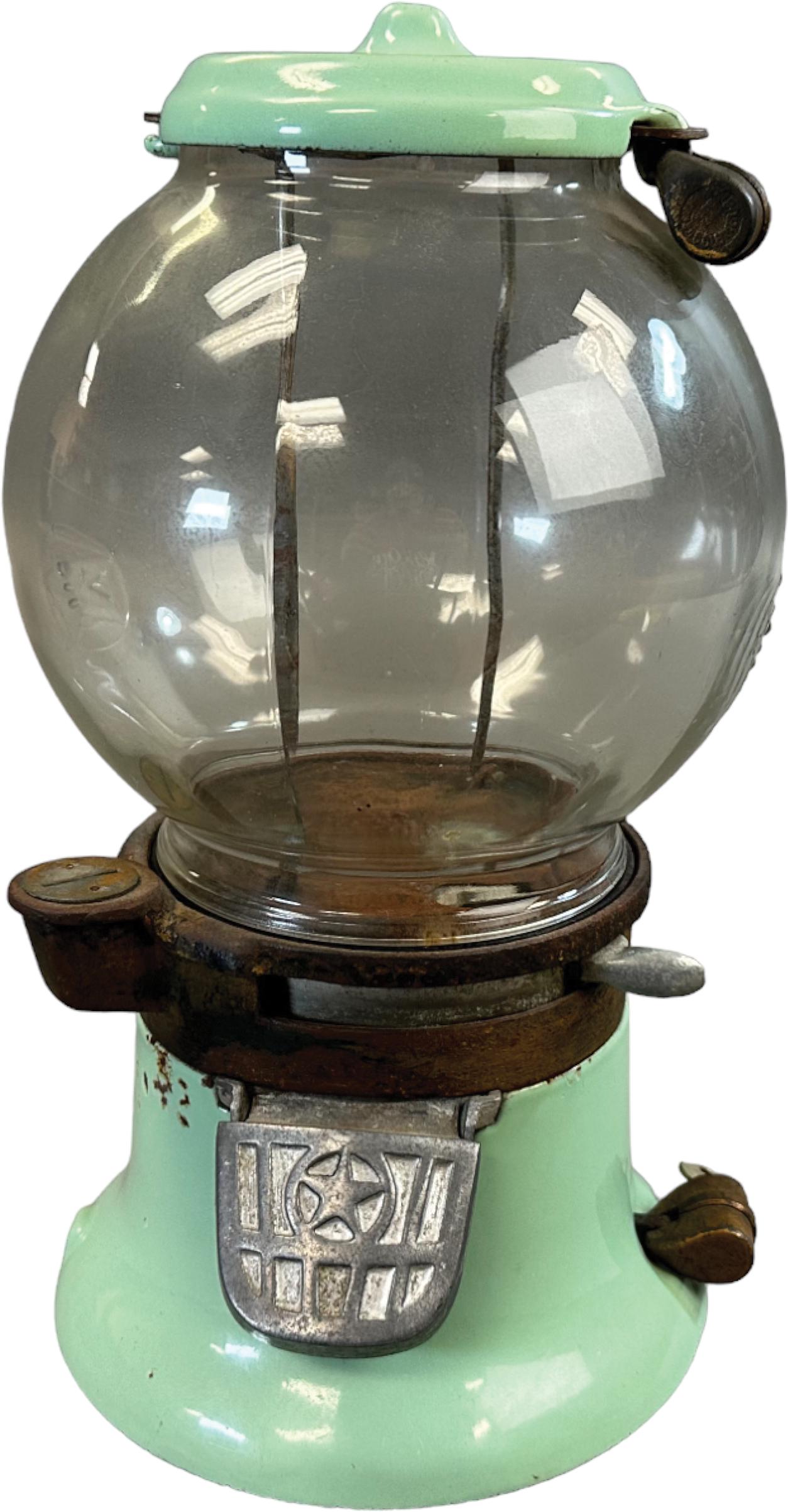 COLUMBUS GUMBALL MACHINE W/ LOCKS (1 of 9)