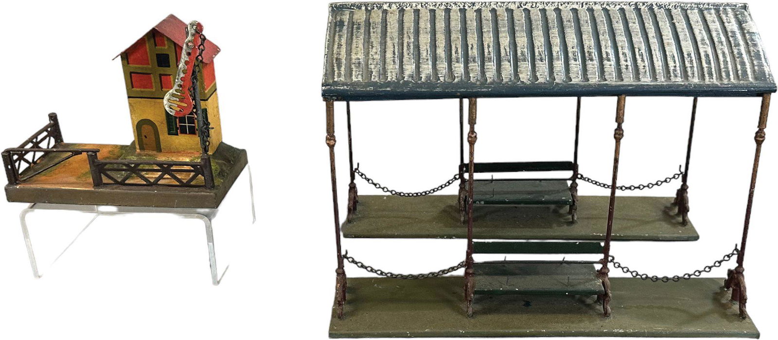 MARKLIN PASSENGER CANOPY & GUARD'S SHACK (1 of 5)