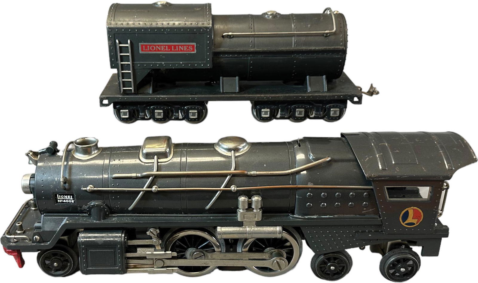 LIONEL 400E LOCO & TENDER (1 of 4)