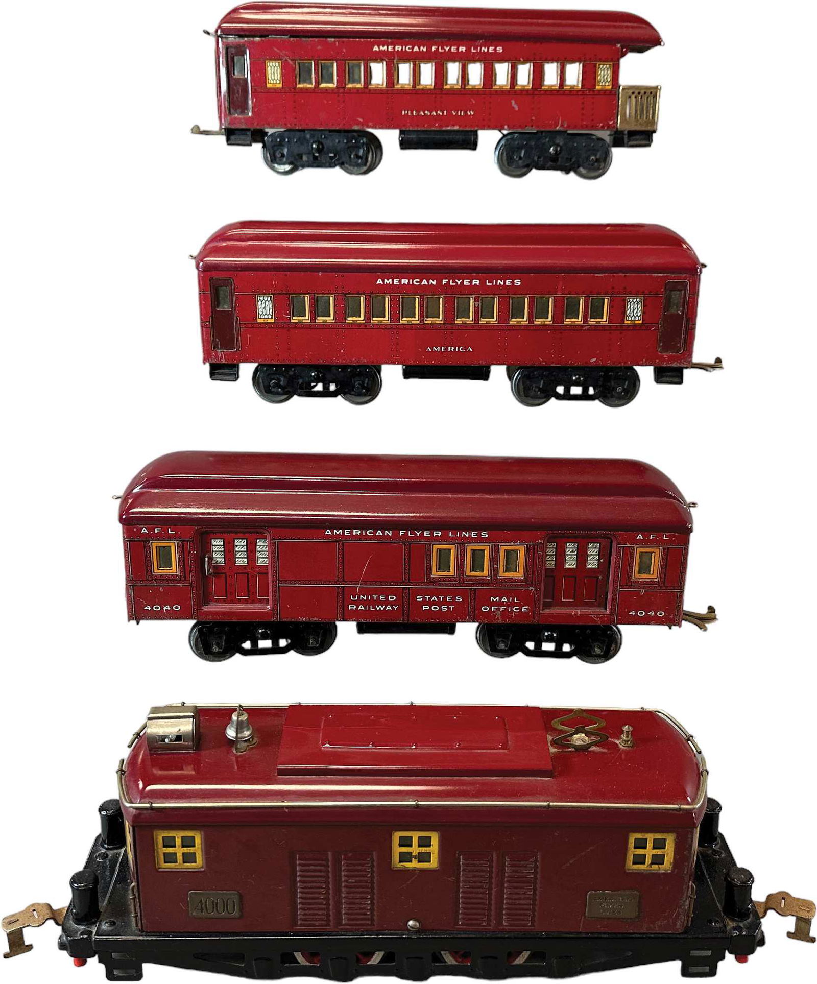 AMERICAN FLYER WIDE GAUGE PASSENGER SET (1 of 4)