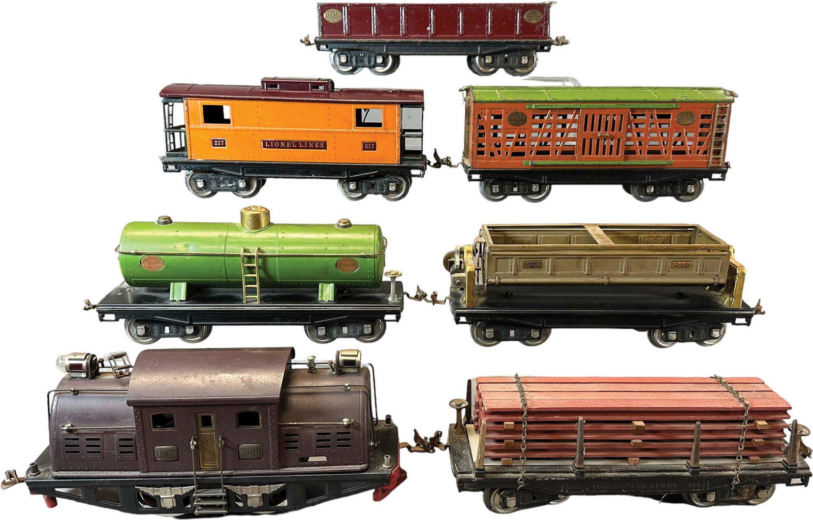 LIONEL 380 FREIGHT SET (1 of 5)