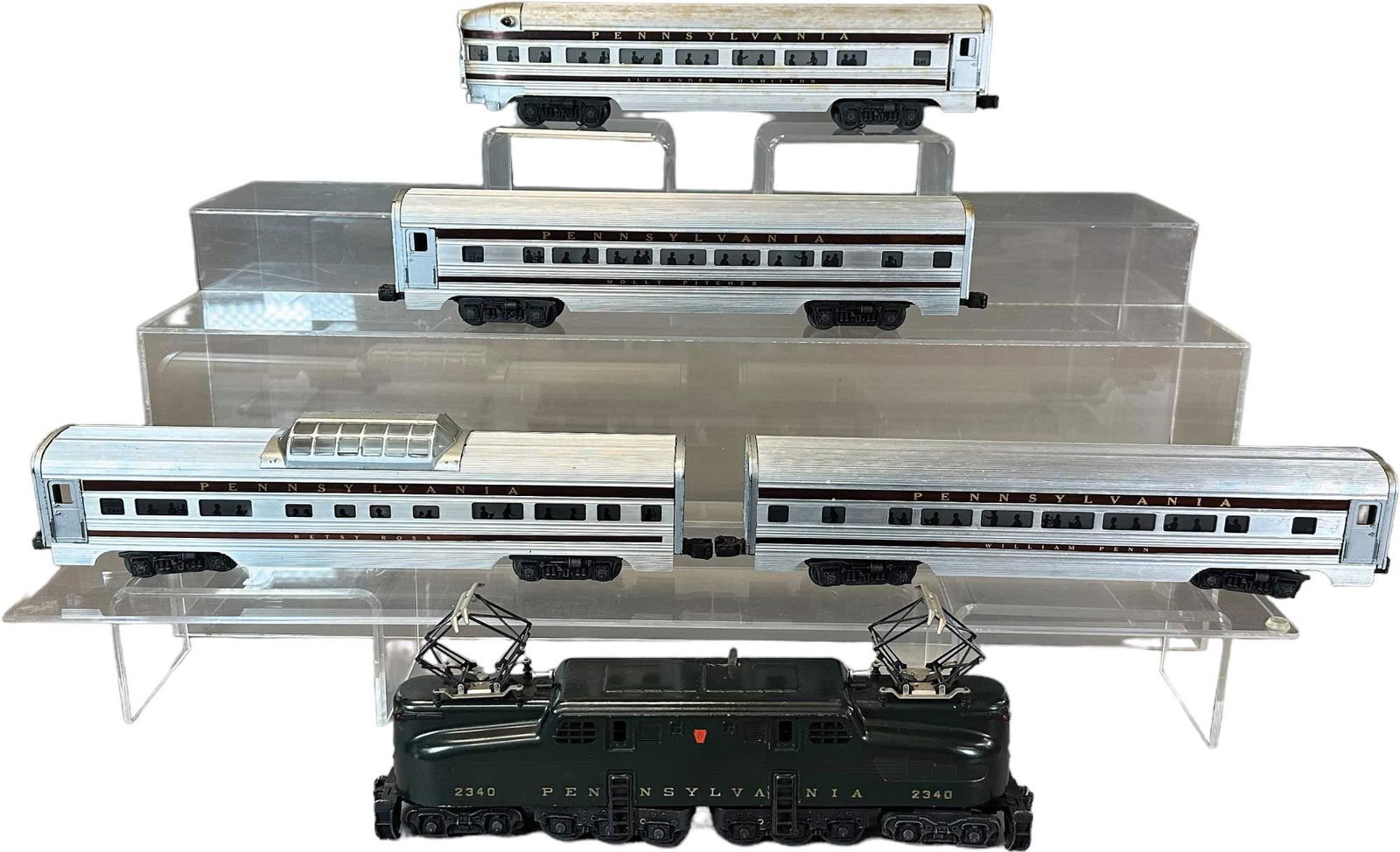 POSTWAR LIONEL 2340 GG-1 SET (1 of 5)