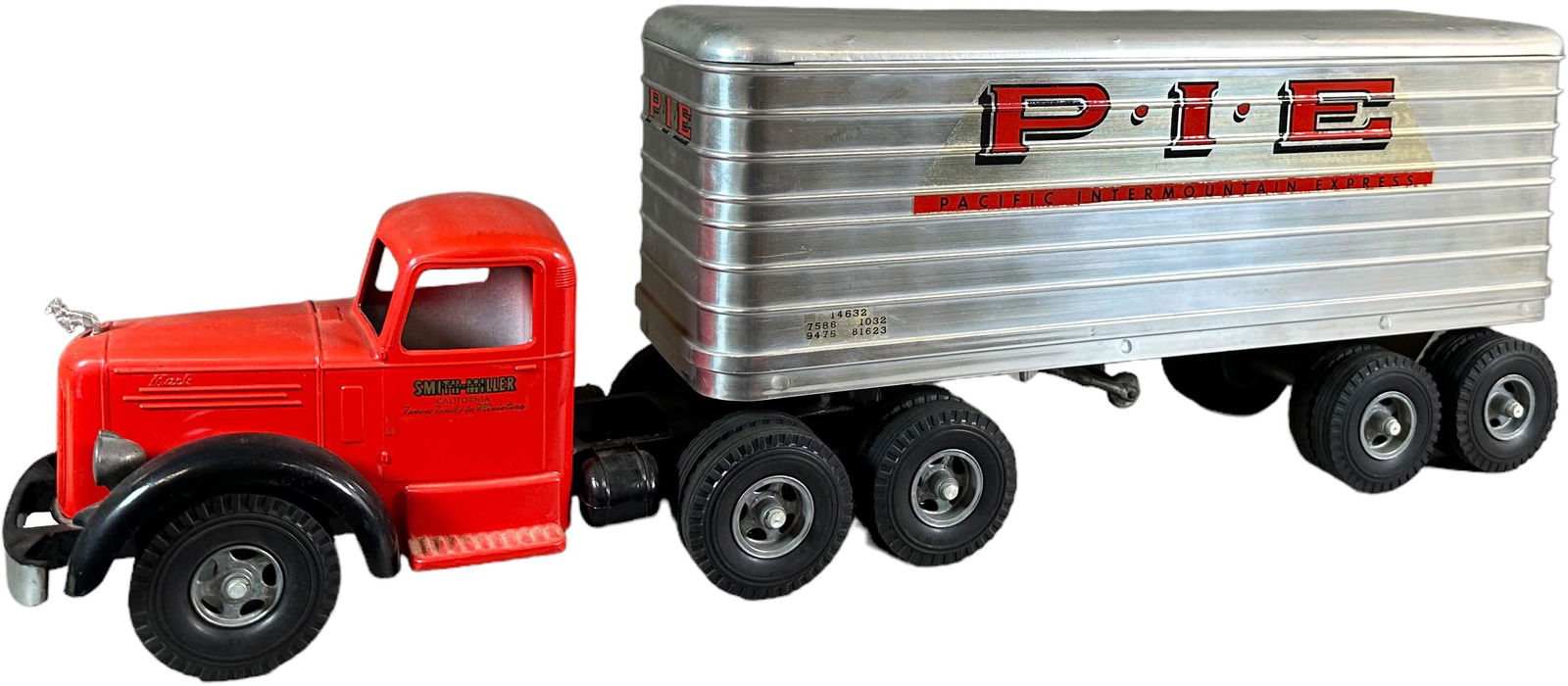 SMITH MILLER B MACK PIE DELIVERY (1 of 5)