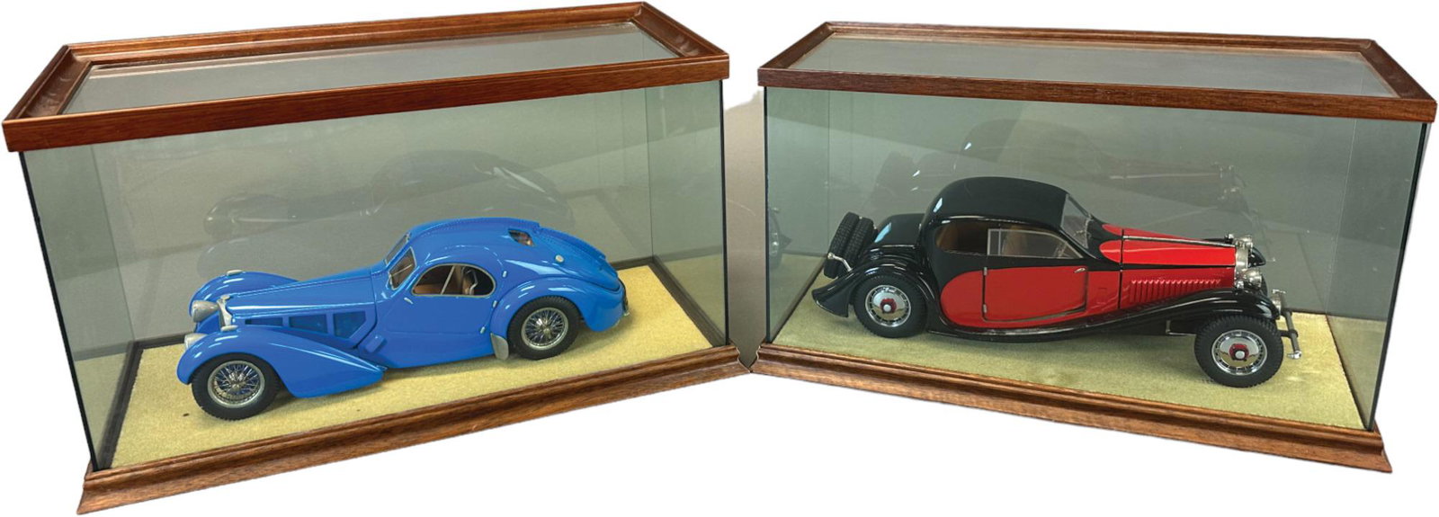 TWO RIO BUGGATTI MODELS IN GLASS CASES (1 of 11)