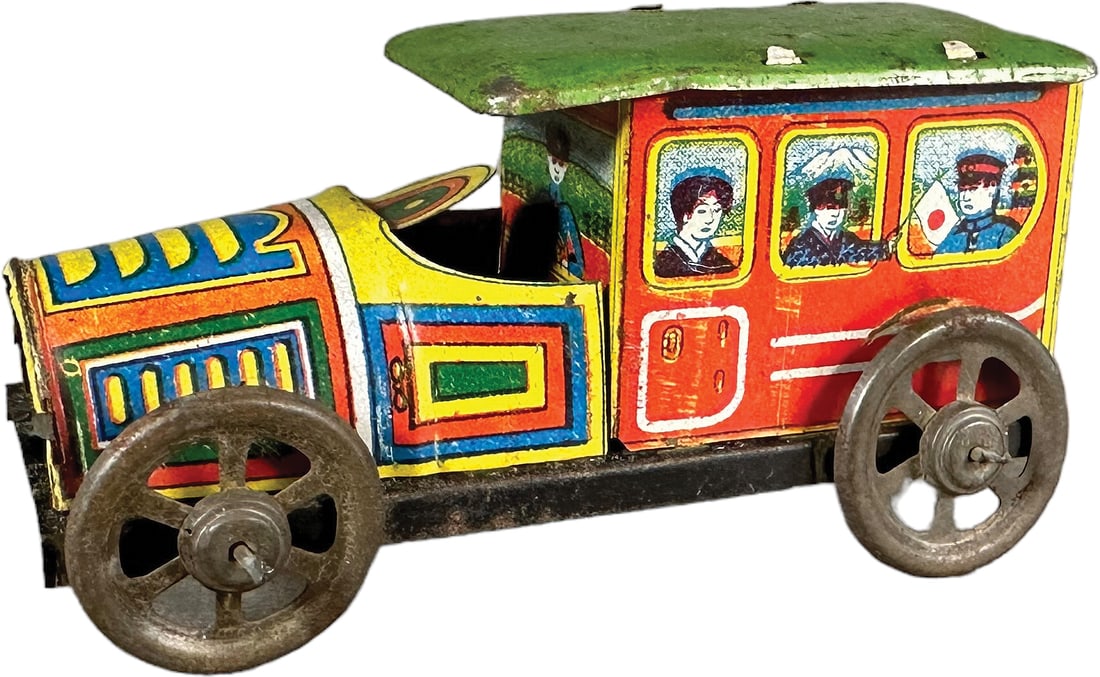 UNMARKED PRE-WAR JAPAN LIMOUSINE PENNY TOY (1 of 8)