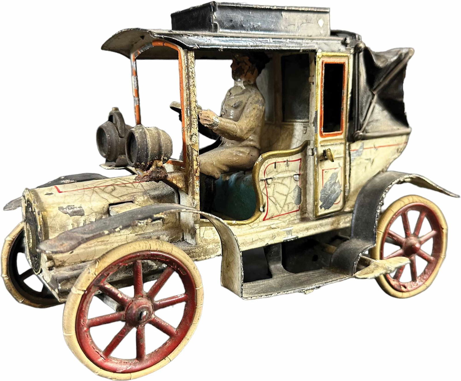 GUNTHERMANN LANDAULETTE: 279. GUNTHERMANN LANDAULETTE | Scarce toy is all original though some of the hand painting is flaking and the toy is very dusty, needs a detailed cleaning to increase the condition grade. | 8" l. | (V