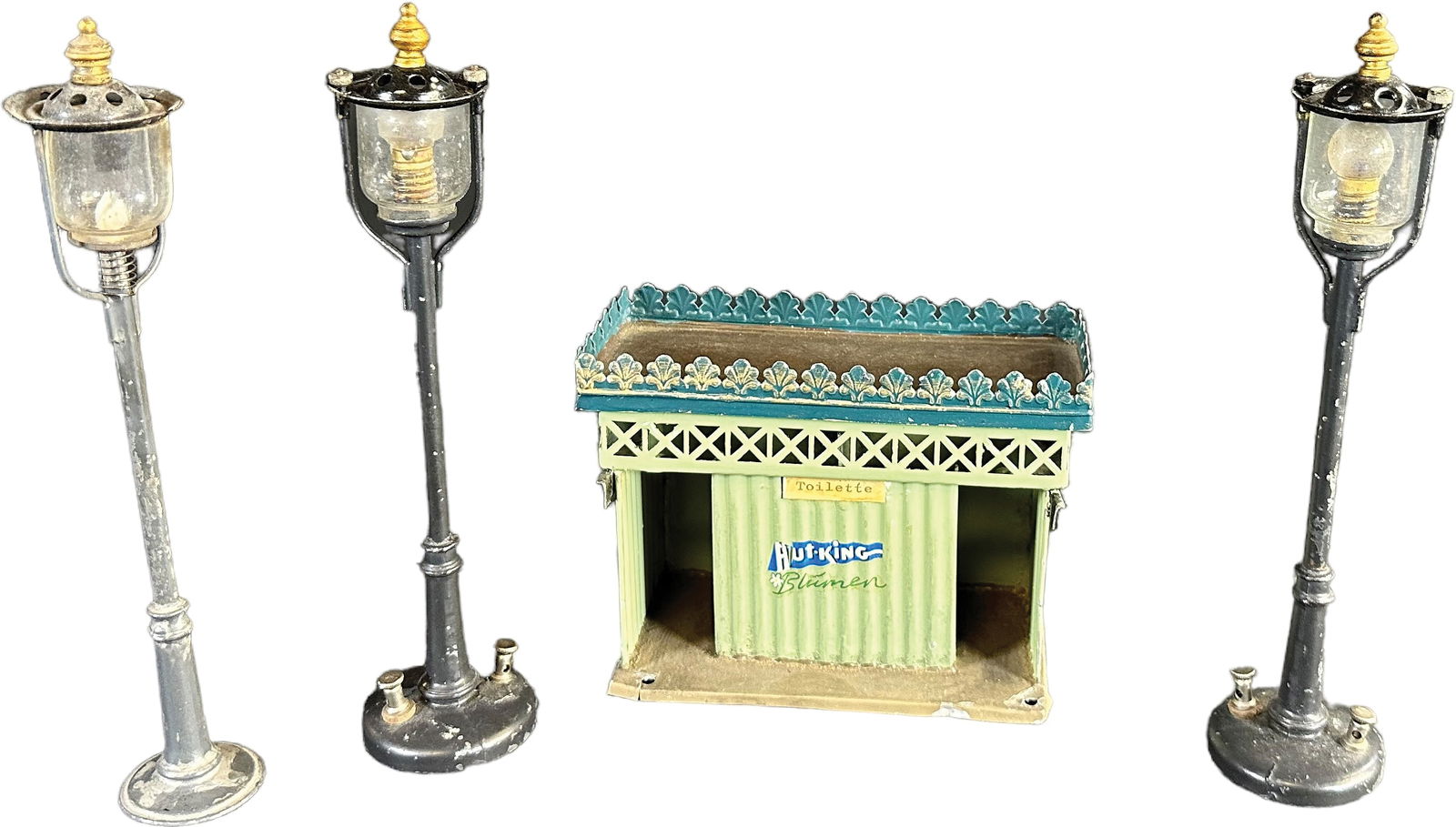 BING LAMPS AND CONTEMPORARY RESTROOM (1 of 4)