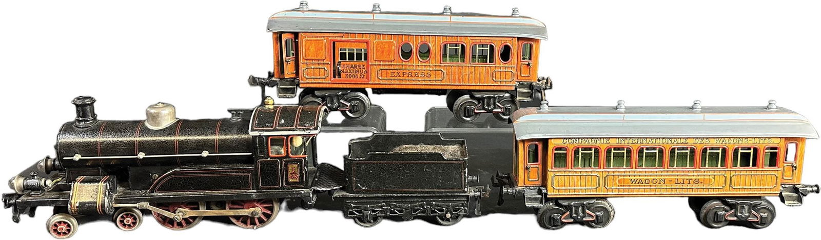 BING EXPRESS LOCOMOTIVE AND TEAK CARS (1 of 7)