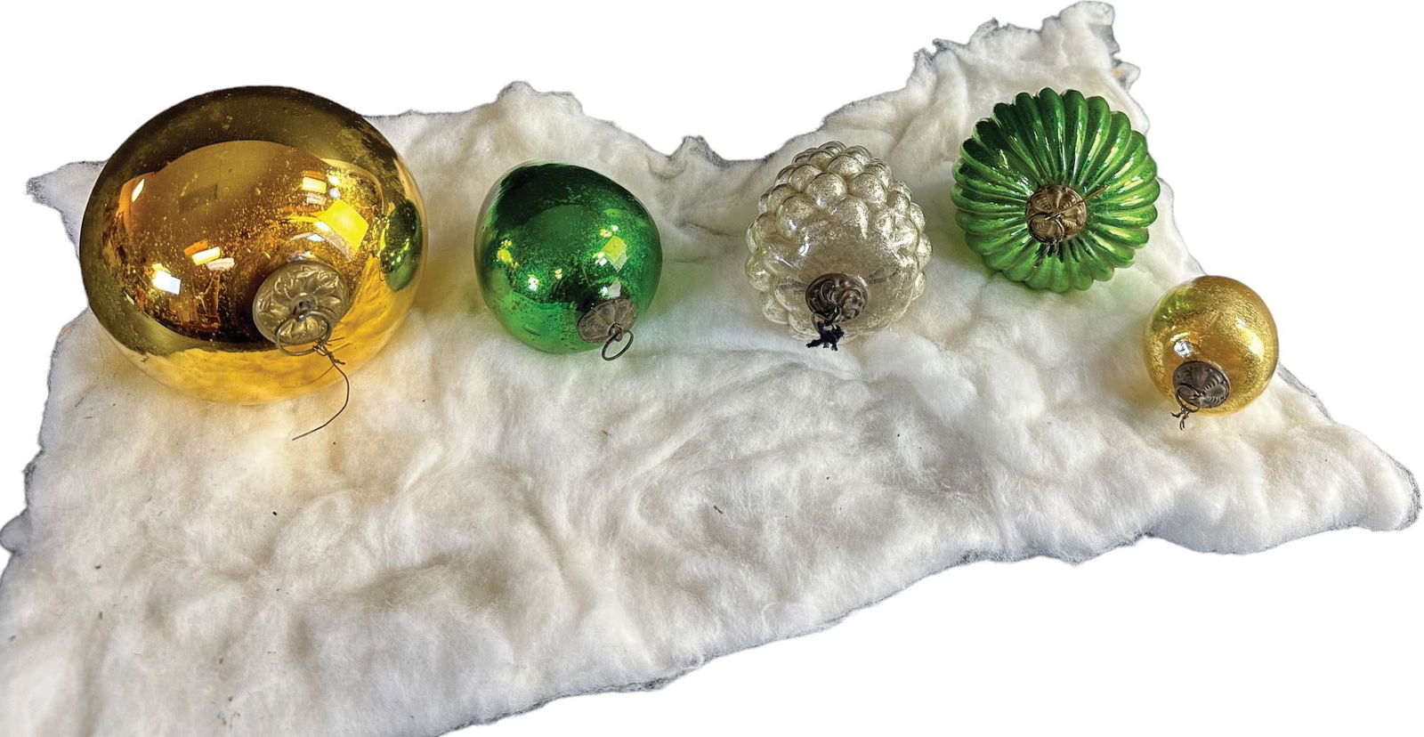 FIVE GLASS KUGELS (1 of 4)