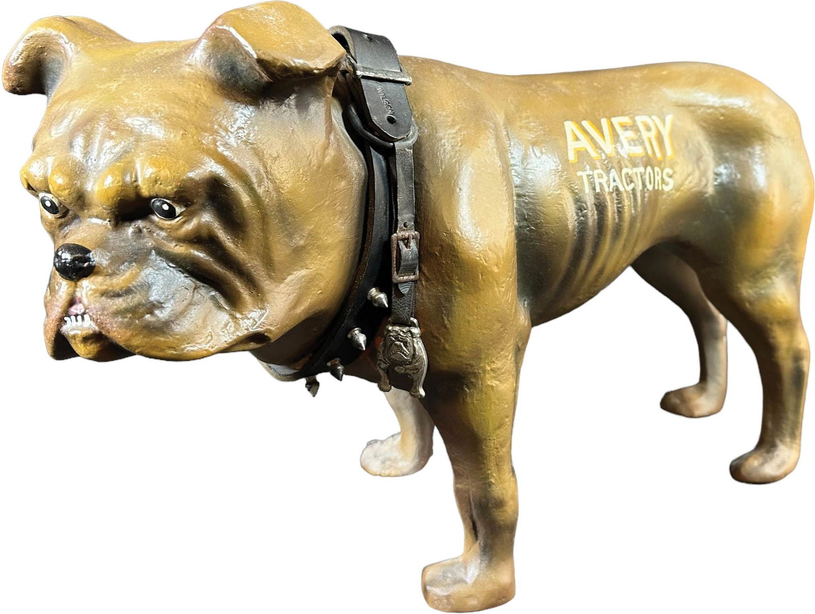 AVERY TRACTORS BULLDOG PLASTER DISPLAY (1 of 13)
