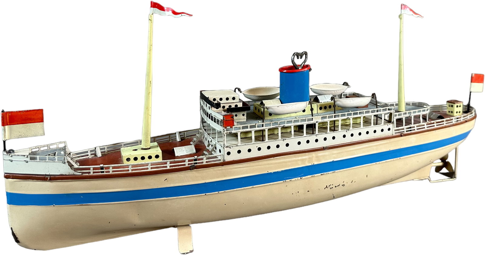 FLEISCHMANN BLUE AND WHITE OCEAN LINER: 115. FLEISCHMANN BLUE AND WHITE OCEAN LINER | Germany. | 20" l. | Replaced masts, smokestack & lifeboats, (Excellent Condition) | $350 - $700