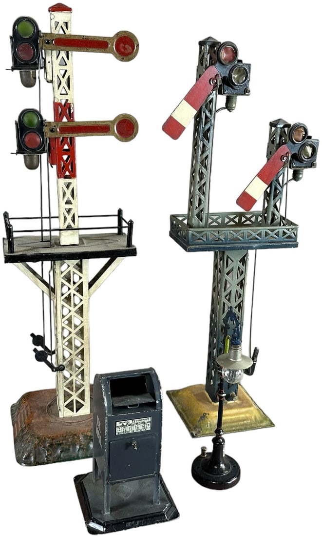 BING AND FANDOR TRAIN ACCESSORIES (1 of 3)