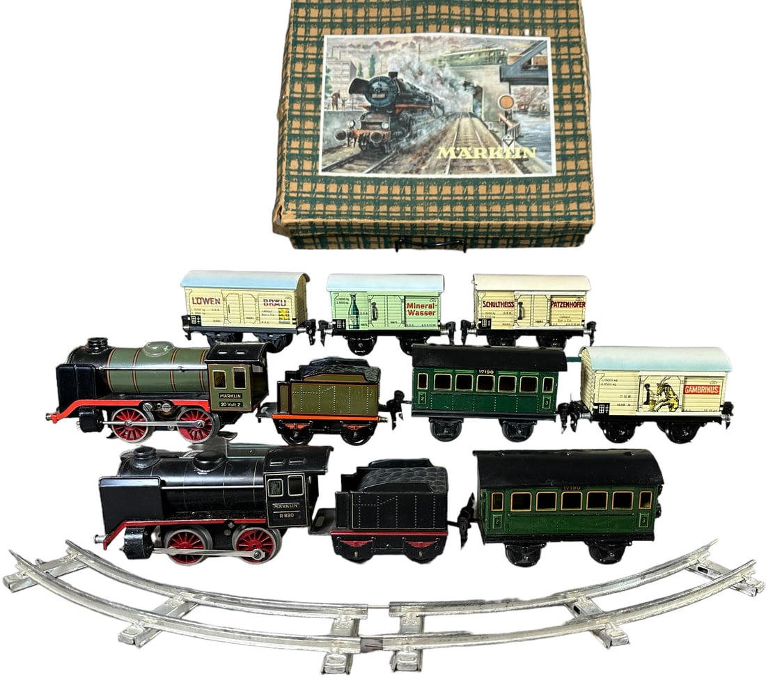 BOXED MARKLIN R880/2 SET AND R66 SET (1 of 8)