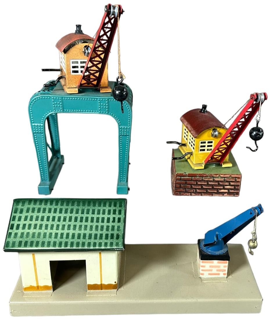 MARKLIN HO GAUGE CRANES AND KIBRI FREIGHT SHED (1 of 2)