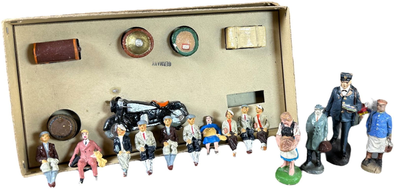 GERMAN COMPOSITION RAILROAD FIGURES (1 of 5)