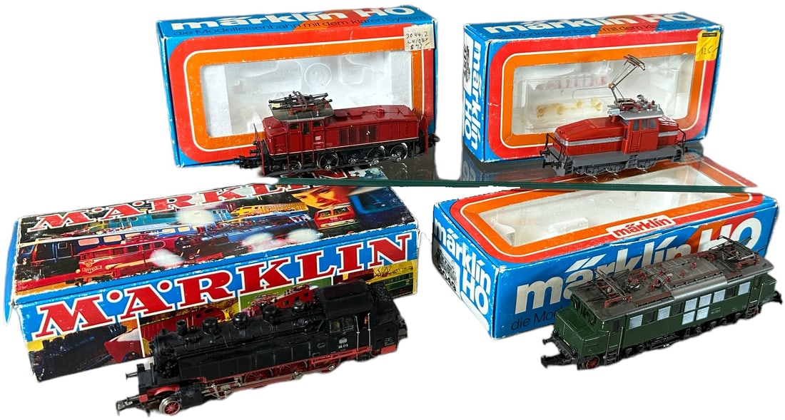 MARKLIN HO GAUGE LOCOMOTIVES: 549. MARKLIN HO GAUGE LOCOMOTIVES | HO gauge, electric. | 7.5" l. | (Excellent Condition) | $200 - $400