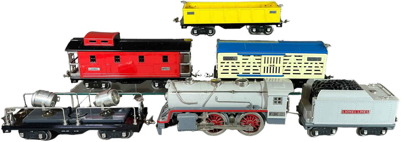 LIONEL CLASSICS 384E AND FREIGHT CARS (1 of 5)
