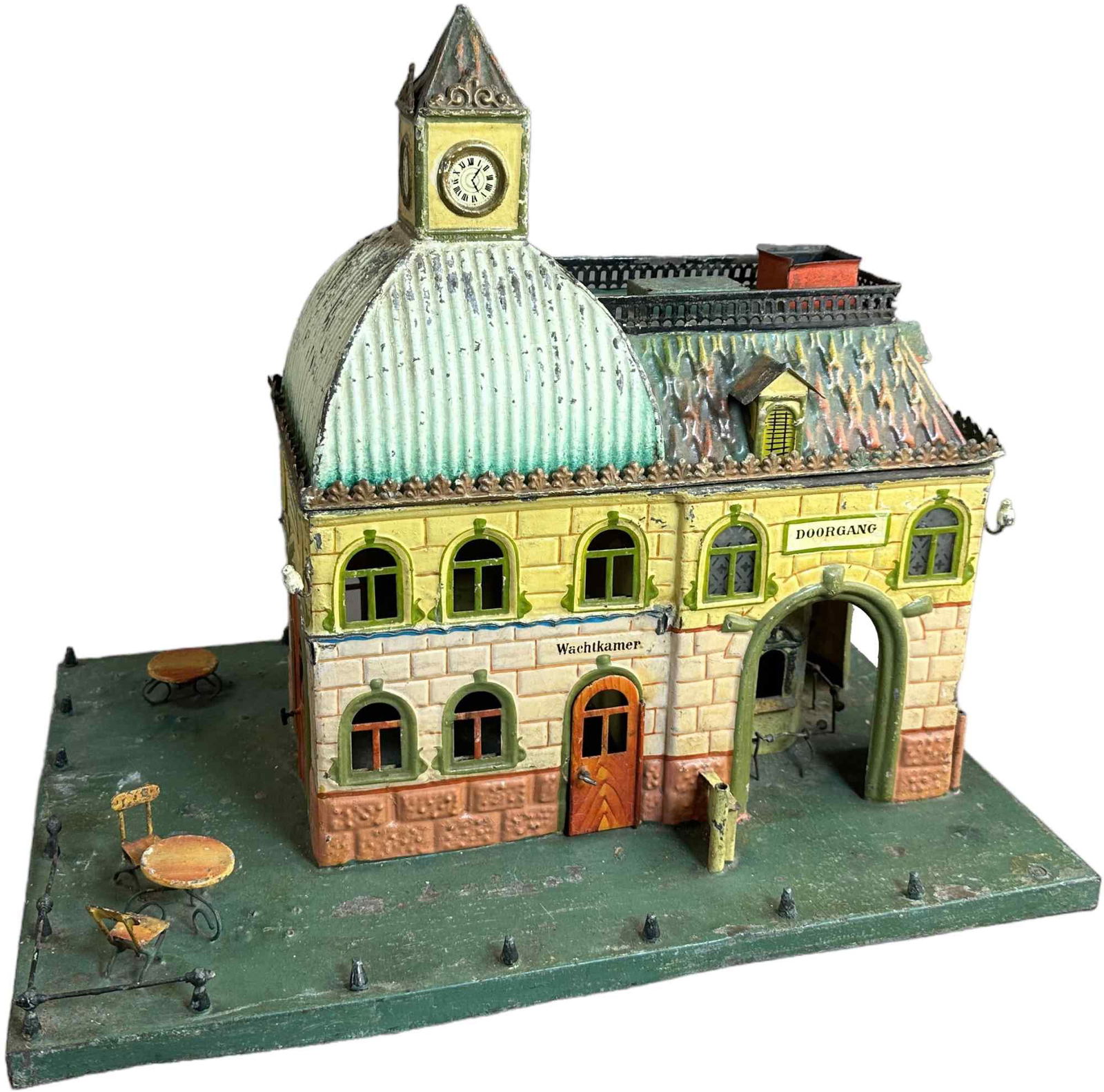 MARKLIN No.02015 DUTCH MARKET CAFE STATION (1 of 8)