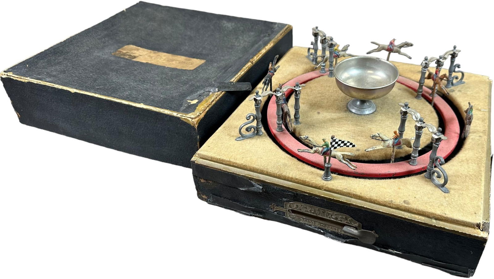 BOXED FRENCH HORSERACE TABLETOP GAME (1 of 5)