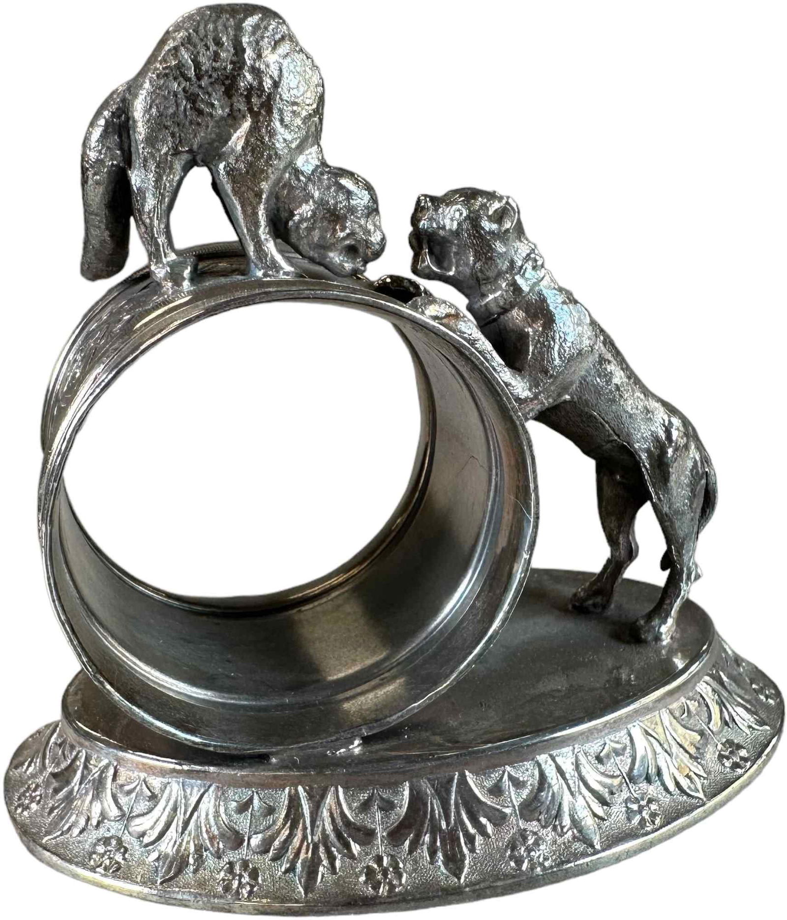 DOG WITH CAT VICTORIAN FIGURAL NAPKIN RING (1 of 6)