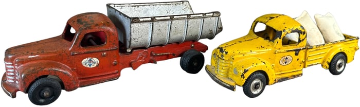 ARCADE INTERNATIONAL DUMP AND PICK-UP TRUCKS