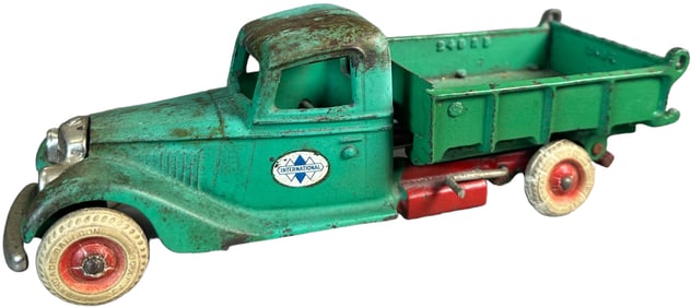 ARCADE 1941 INTERNATIONAL DUMP TRUCK