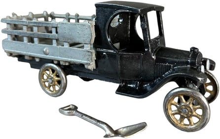 ARCADE C-CAB FORD STAKE TRUCK