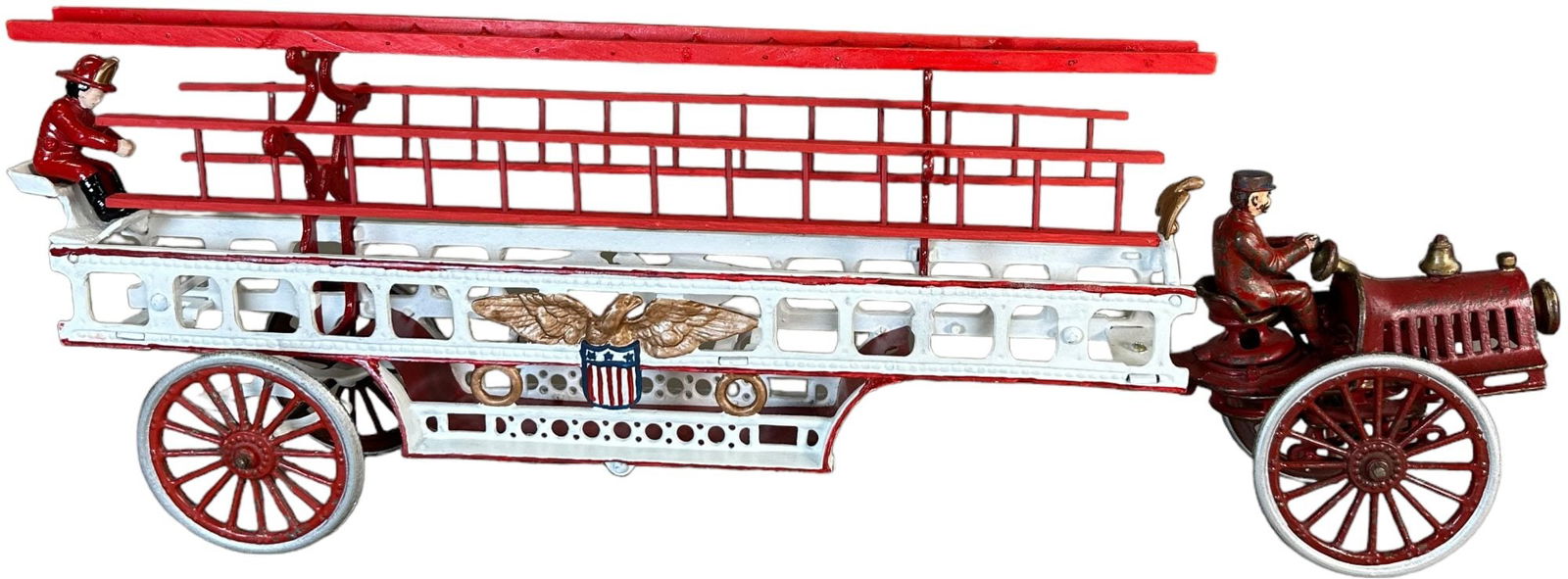 HUBLEY TRANSITIONAL HOOK & LADDER TRUCK (1 of 4)
